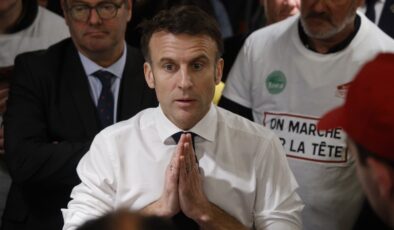 Fransız çiftçiler protestolarına devam ediyor: Macron istifa sloganları atıldı