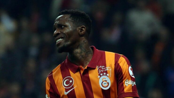 Galatasaray taraftarı, oyundan çıkan Wilfried Zaha’yı ıslıkladı