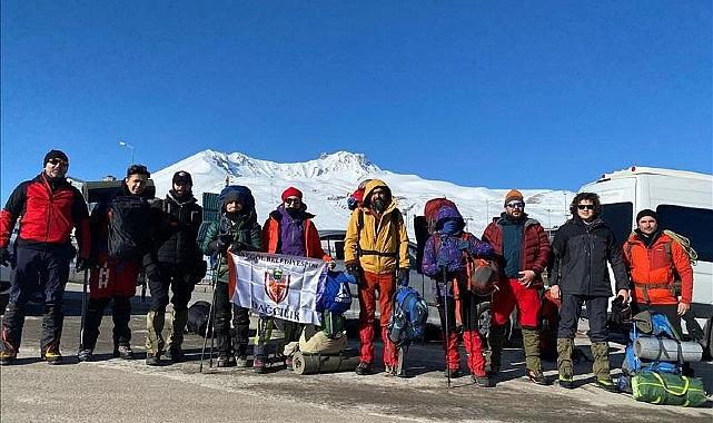 İnegöllü Dağcılar 3917 Rakıma Tırmandı