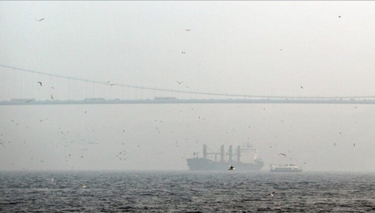 İstanbul Boğazı’nda gemi trafiğine sis engeli: Geçişler çift yönlü askıya alındı