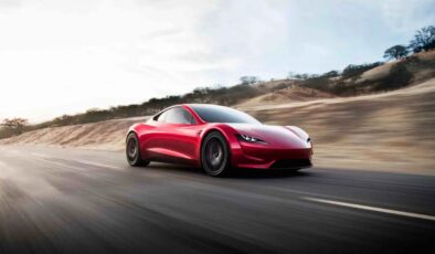 Tesla Roadster geliyor: 0’dan 100’e 1 saniyenin altında çıkacak