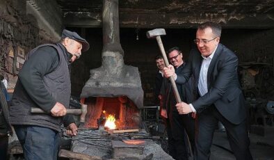 AK Parti Nevşehir Belediye Başkan Adayı Dr. Mehmet Savran, “Birlik, beraberlik, kardeşlik ve dayanışma içerisinde tüm Nevşehirlileri kucaklayacağız.” dedi