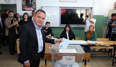 Antalya Büyükşehir Belediye Başkanı Muhittin Böcek oyunu kullandı