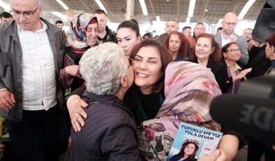 Aydın Büyükşehir Belediye Başkanı Özlem Çerçioğlu, Efeler Kapalı Pazaryeri’nde vatandaşlarla bir araya geldi