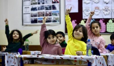 Bakan Tekin duyurdu! Öğrenciler yılda 40 saat sosyal sorumluluk projelerinde yer alacak