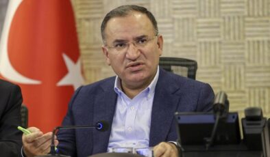 Bekir Bozdağ: Erken seçim kararı çıkarsa Erdoğan üçüncü kez aday olabilir