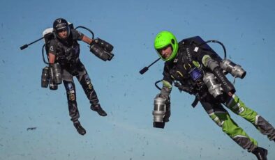 Dünyanın ilk jetpack yarışı Dubai’de yapıldı