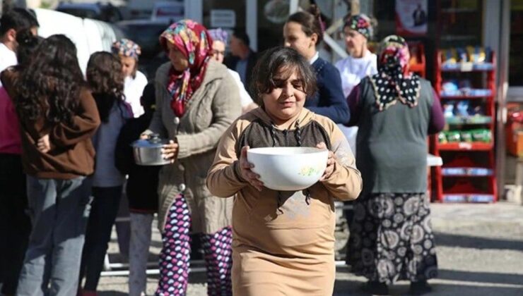 Hatay’da gönüllüler, depremzedeler için 12 bin kişilik iftar hazırlıyor