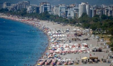 Mehmet Nuri Ersoy 2024 turizm hedefini açıkladı! ’60 milyon turist, 60 milyar dolar gelir’