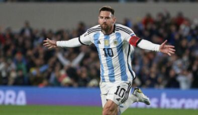 Messi’nin ilk sözleşmesinin imzalandığı peçete açık artırmaya çıktı