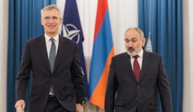 NATO Genel Sekreteri Stoltenberg, Ermenistan’da Paşinyan’la görüştü: İş birliği mesajı verdiler