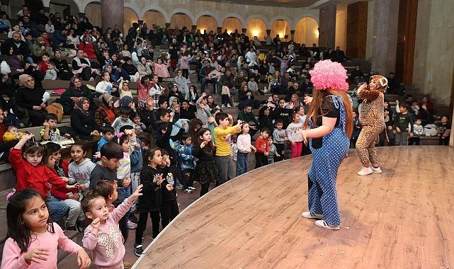 Nevşehir Belediyesi tarafından çocuklar için bu yıl ilk kez düzenlenen ramazan eğlence programları büyük ilgi görüyor