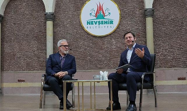 Nevşehir Belediyesi tarafından düzenlenen ‘Ramazan Sohbetleri’ programının konuğu ünlü yazar Bahadır Yenişehirlioğlu oldu