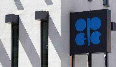 OPEC+ gönüllü arz kesintilerinin süresini uzattı