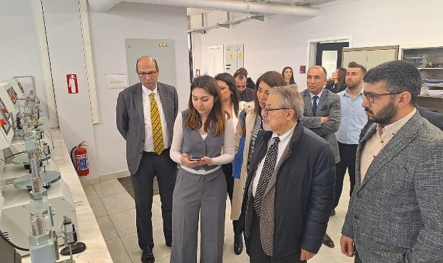 Prof. Dr. Naci Görür İzmir’deki yapı ve zemin laboratuvarını ziyaret etti