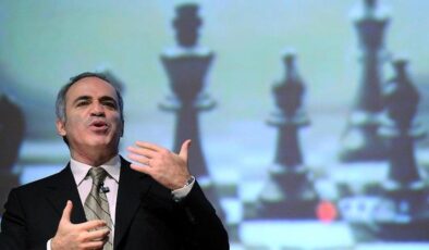 Satranç efsanesi Garry Kasparov, Rusya’da terörist listesine alındı