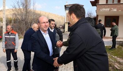 Selçuklu Belediye Başkanı Ahmet Pekyatırmacı, ihtiyaçlar doğrultusunda yapılacak hizmetleri yerinde tespit etmek amacıyla yaptığı dış mahalle ziyaretlerini sürdürüyor