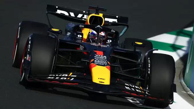 Suudi Arabistan’da ilk antrenman seansında zirve Max Verstappen’in