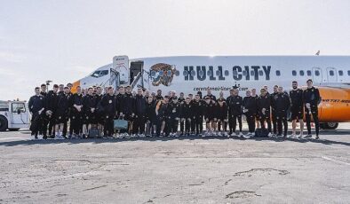 “Tigers on Tour” Hazırlık Kampı Hull City Corendon Uçağıyla Antalya Havalimanı’nda