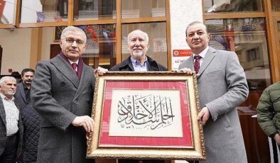 Yeniden İnşa Edilen Üsküdar Gümüşsu Camii İbadete Açıldı