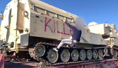 Yunanistan’da ABD ve NATO tanklarını taşıyan tren engellendi