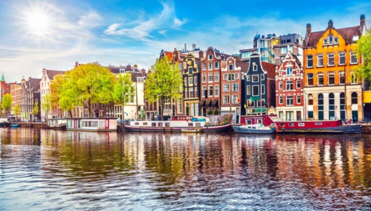 Amsterdam’da ‘aşırı turizmle’ mücadele: İnşaatlar yasaklandı