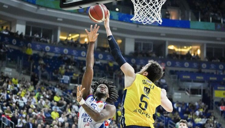 Anadolu Efes, Fenerbahçe’yi ligde devirdi