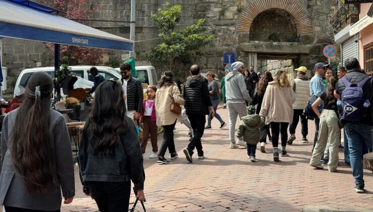 Bartın’ın ilçesi bayramda doldu taştı: Amasra’ya girişler kapatıldı