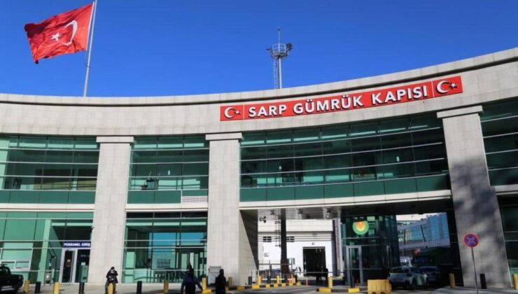 Bayram süresince Sarp Sınır Kapısı’ndan 183 bin yolcu giriş-çıkış yaptı