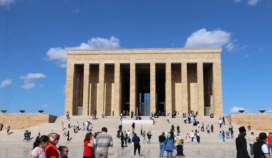 Bayram tatilinde Anıtkabir’e yoğun ilgi