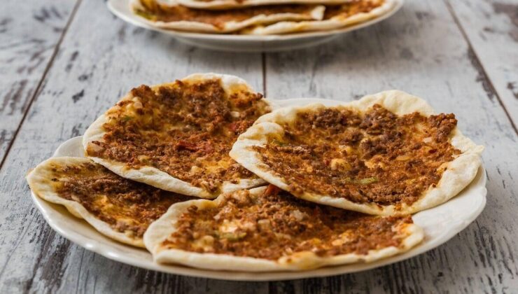 Bodrum sahillerinde lahmacun-ayran fiyatı