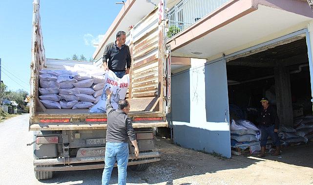 Büyükşehir Belediyesi’nin süt yemi desteği sürüyor