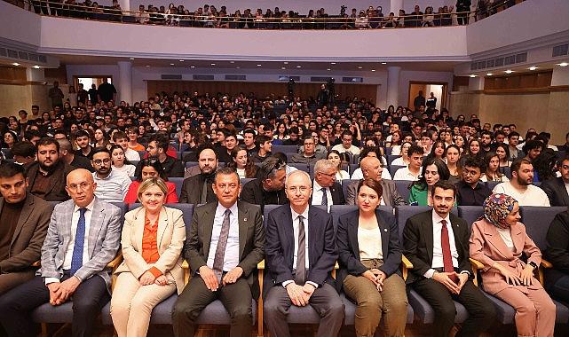 CHP Genel Başkanı Özgür Özel ve Çankaya Belediye Başkanı Hüseyin Can Güner Bilkent Üniversitesi Sosyal Demokrasi Topluluğu’nun düzenlediği Gençlik Buluşması’na katıldı