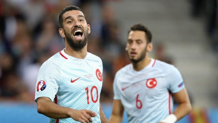 Hakan Çalhanoğlu: Birlikte oynadığım en iyi Arda Turan’dı