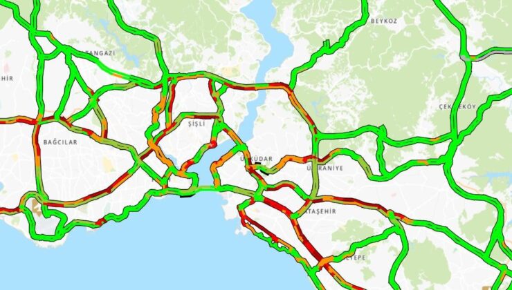 İstanbul’da yağmur nedeniyle hafta sonu trafik yoğunlaştı