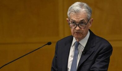 Jerome Powell, faiz oranlarının uzun süre yüksek kalabileceği sinyalini verdi