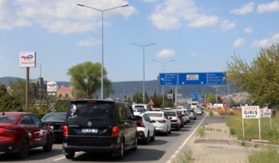 Muğla’da tatilcilerin araç kuyruğunun sonu görünmüyor