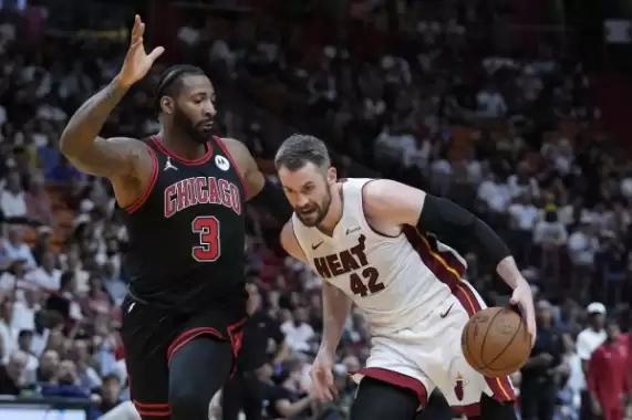 NBA’de De’Aron Fox’tan 35 sayı, Miami’den fark! Play-Off biletleri sahibini buldu