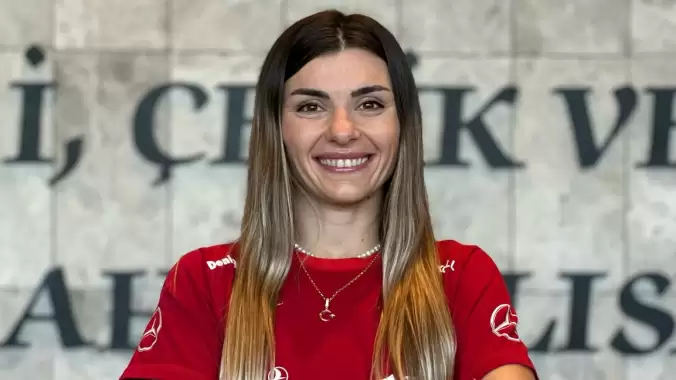 A Milli Kadın Futbol Takımı kalecisi Selda Akgöz’den taraftarlara destek çağrısı