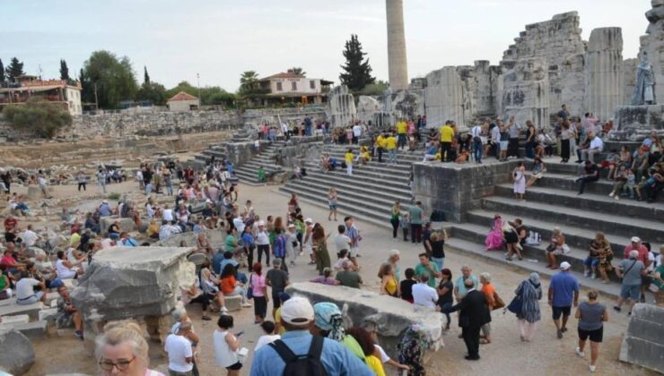 Apollon Tapınağı’nda 3 bin kişiyle ‘Toplu Tadım’ rekoru denemesi yapıldı