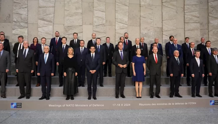 Bakan Güler aile fotoğrafında