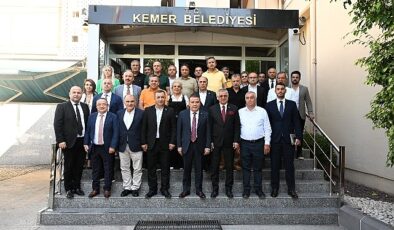 Başkan Böcek Kemer ve Kumluca’yı ziyaret etti