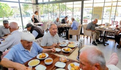 Bayraklı Belediyesi kent lokantalarında “Askıda Yemek” uygulaması başladı