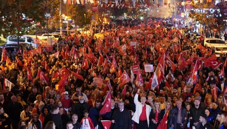 Beylikdüzü Cumhuriyet’in ilanının 101. yılını coşkuyla kutladı