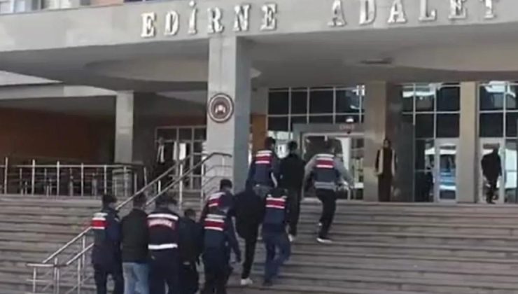 Edirne’de jandarma 5 göçmen organizatörü yakaladı