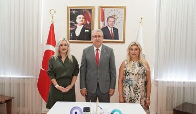 Egeli akademisyenden Melisa bitkisini ilaç sektörüne kazandıracak proje