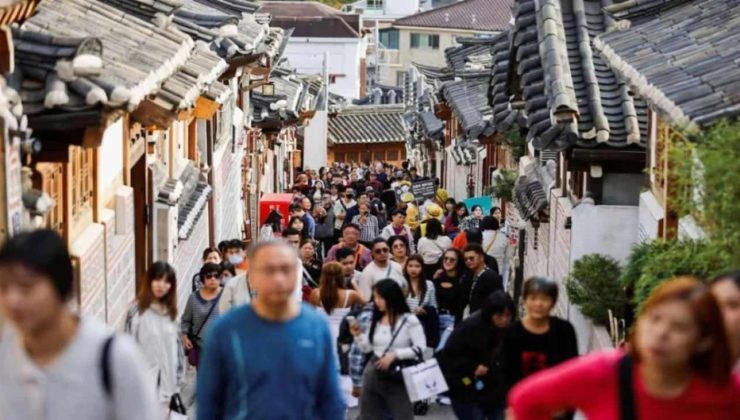 Halk turistlerden bezdi: Yoğun turist nedeniyle sokağa çıkma yasağı uygulanacak!