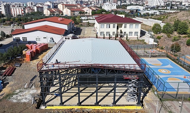 İBB’den 15 okula yeni spor salonu.