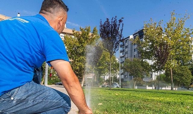 İzmir’in parklarında akıllı sulama dönemi