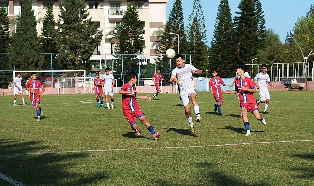 Kemer Belediye Merkez Spor evinde galip